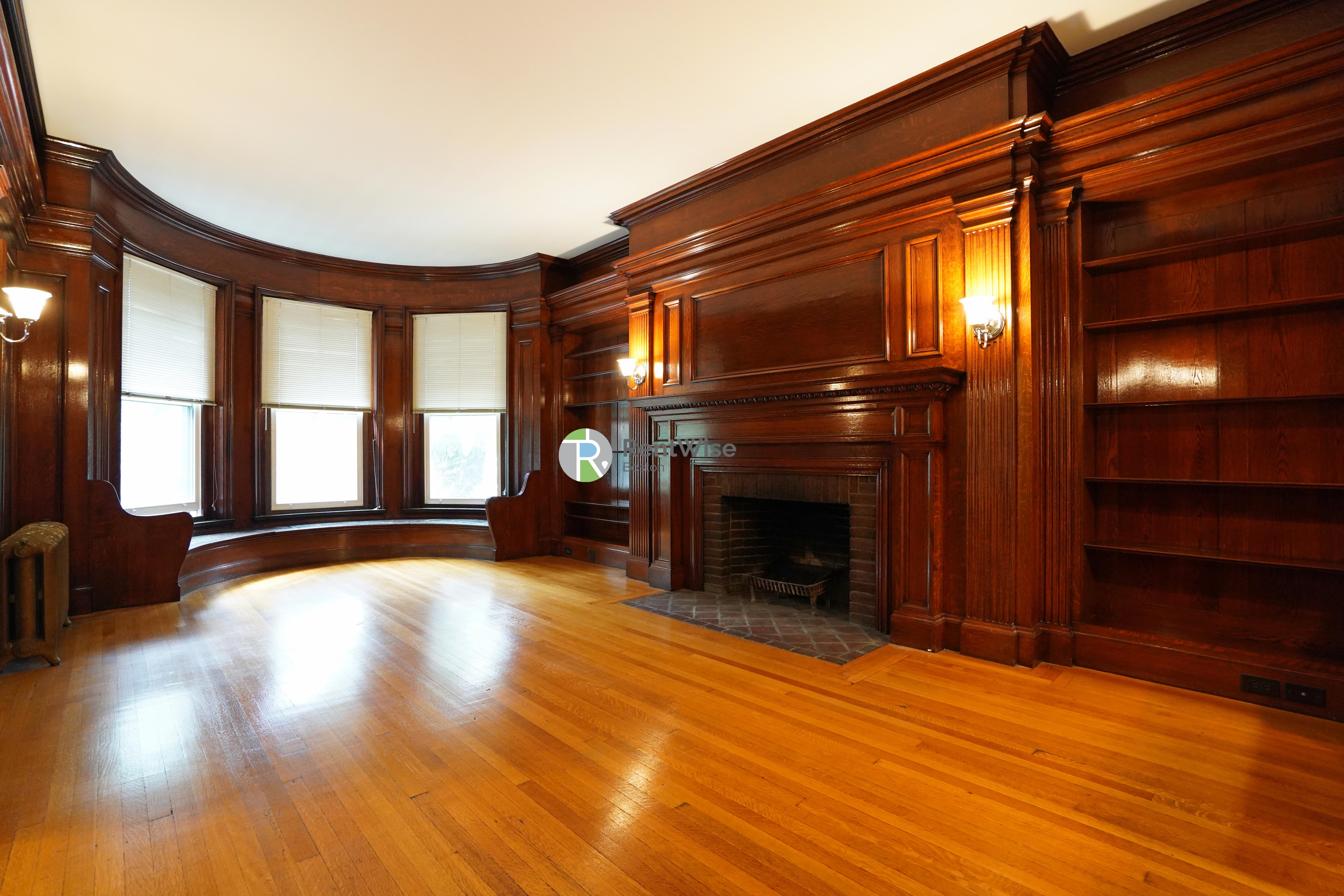 Photo of 379 Commonwealth Ave