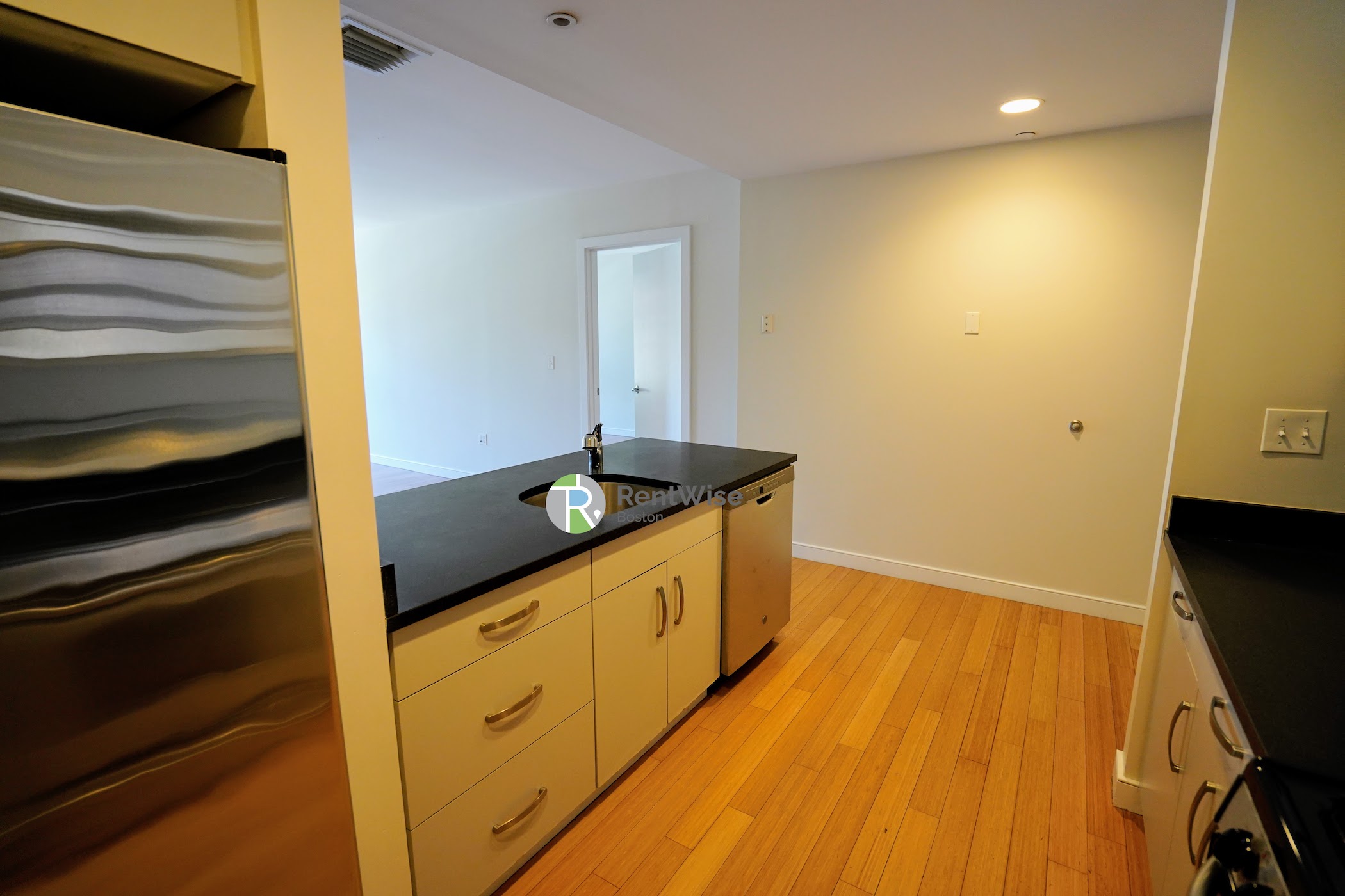 Photo of 601 Albany Street