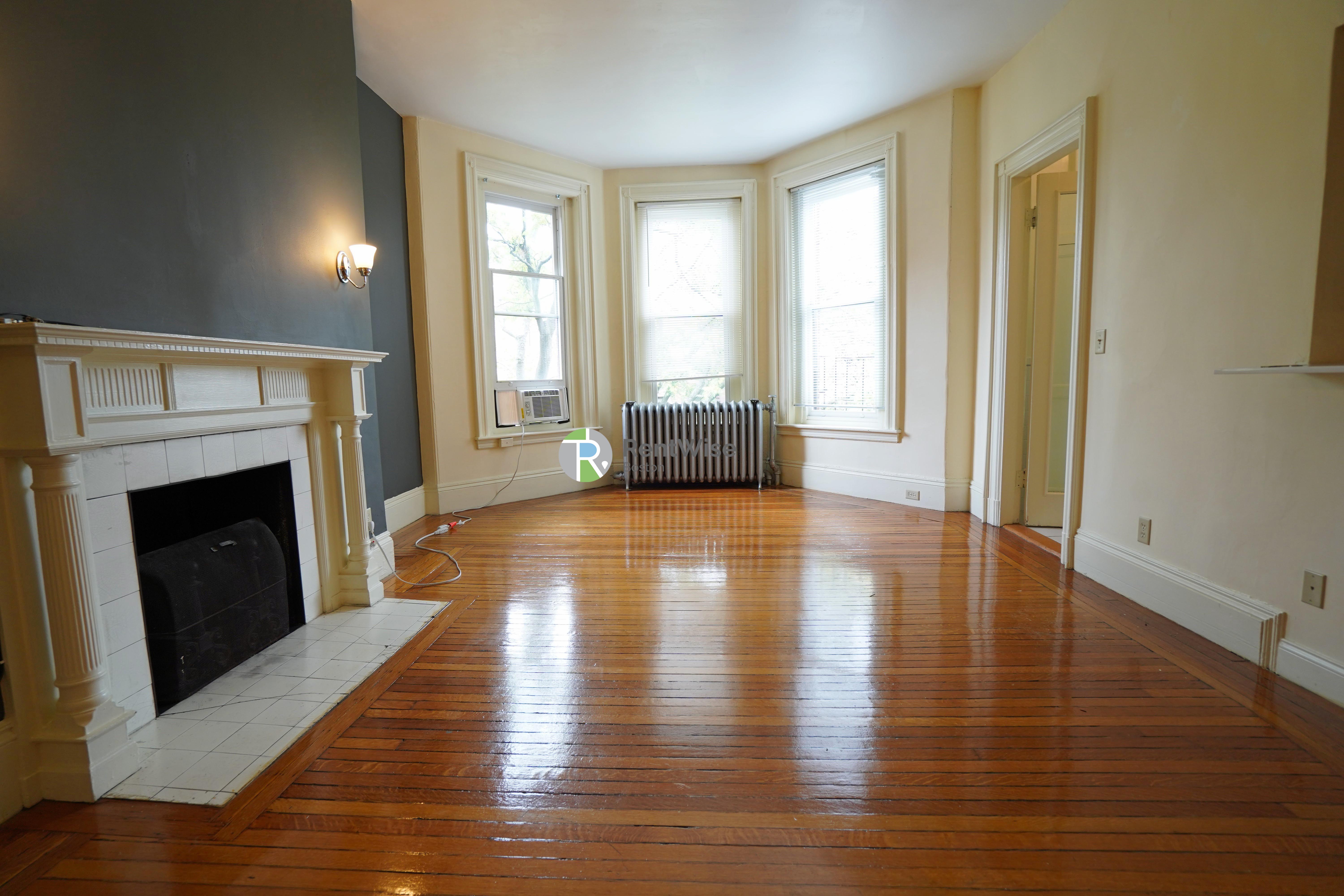 Photo of 379 Commonwealth Ave
