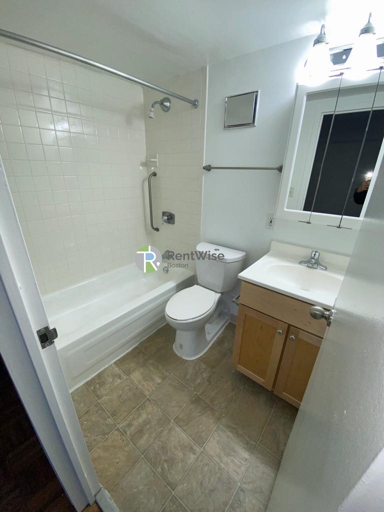 Photo of 929 Massachusetts Avenue