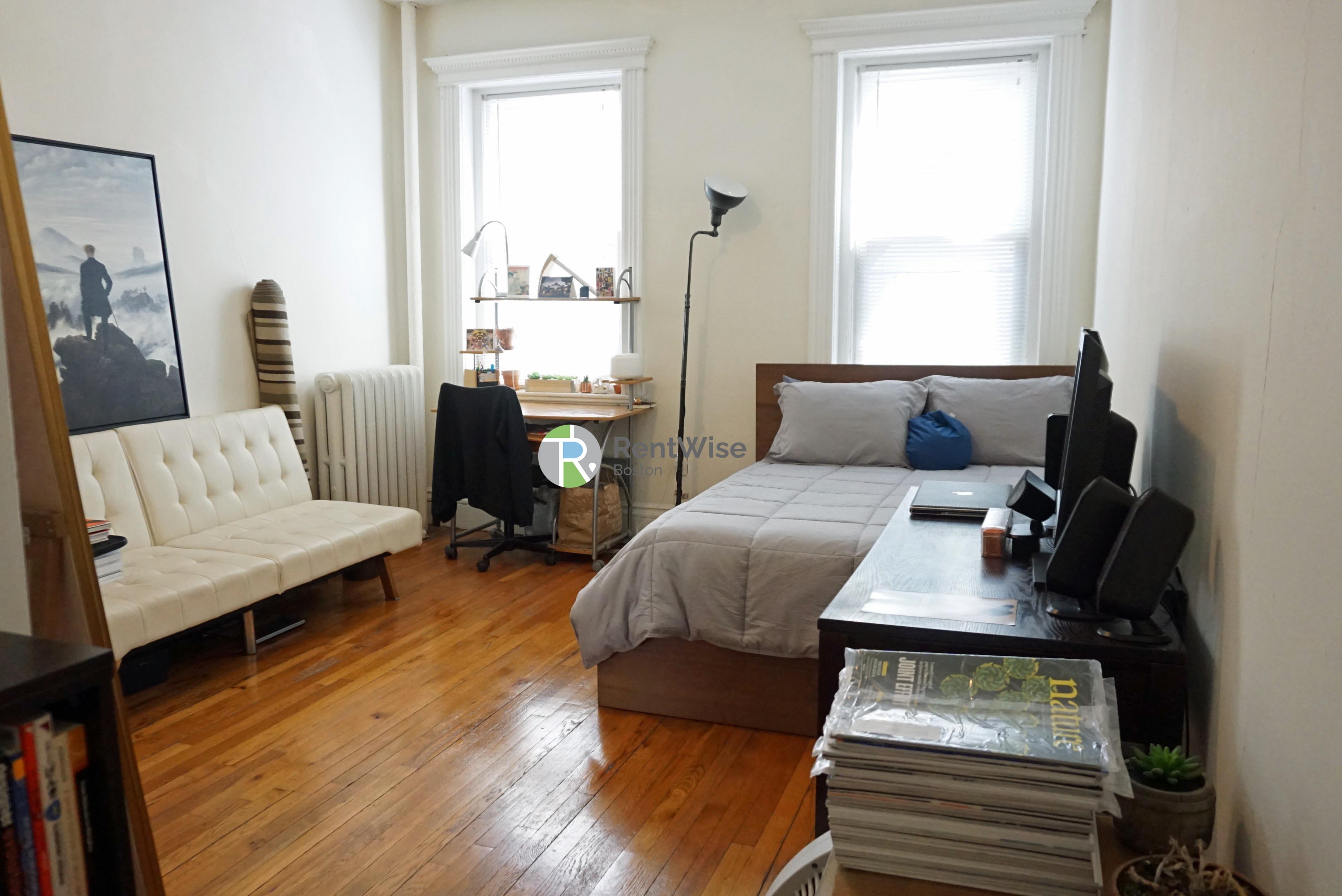 Photo of 1302 Commonwealth Ave