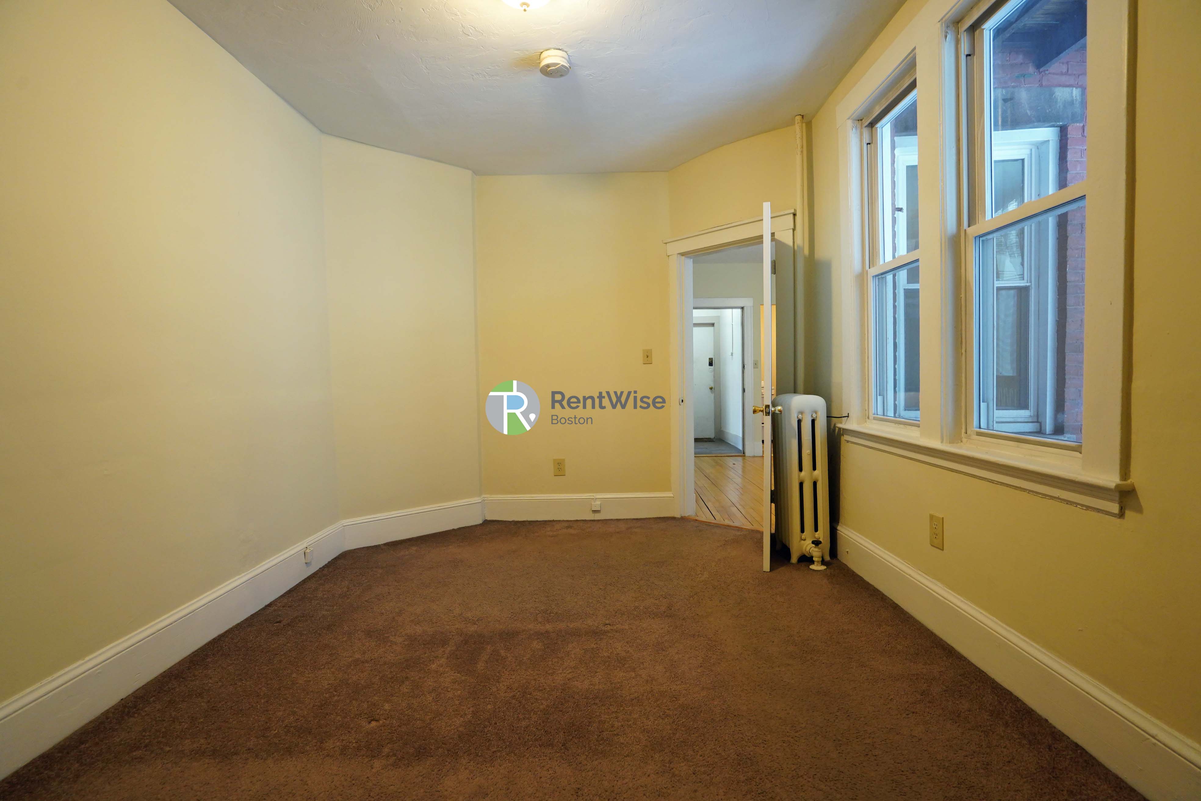 Photo of 1683 Commonwealth Ave