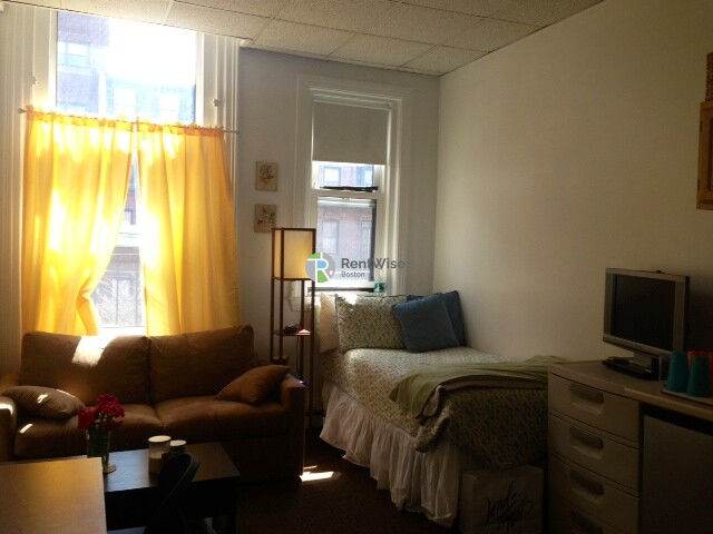 Photo of 405 Beacon St