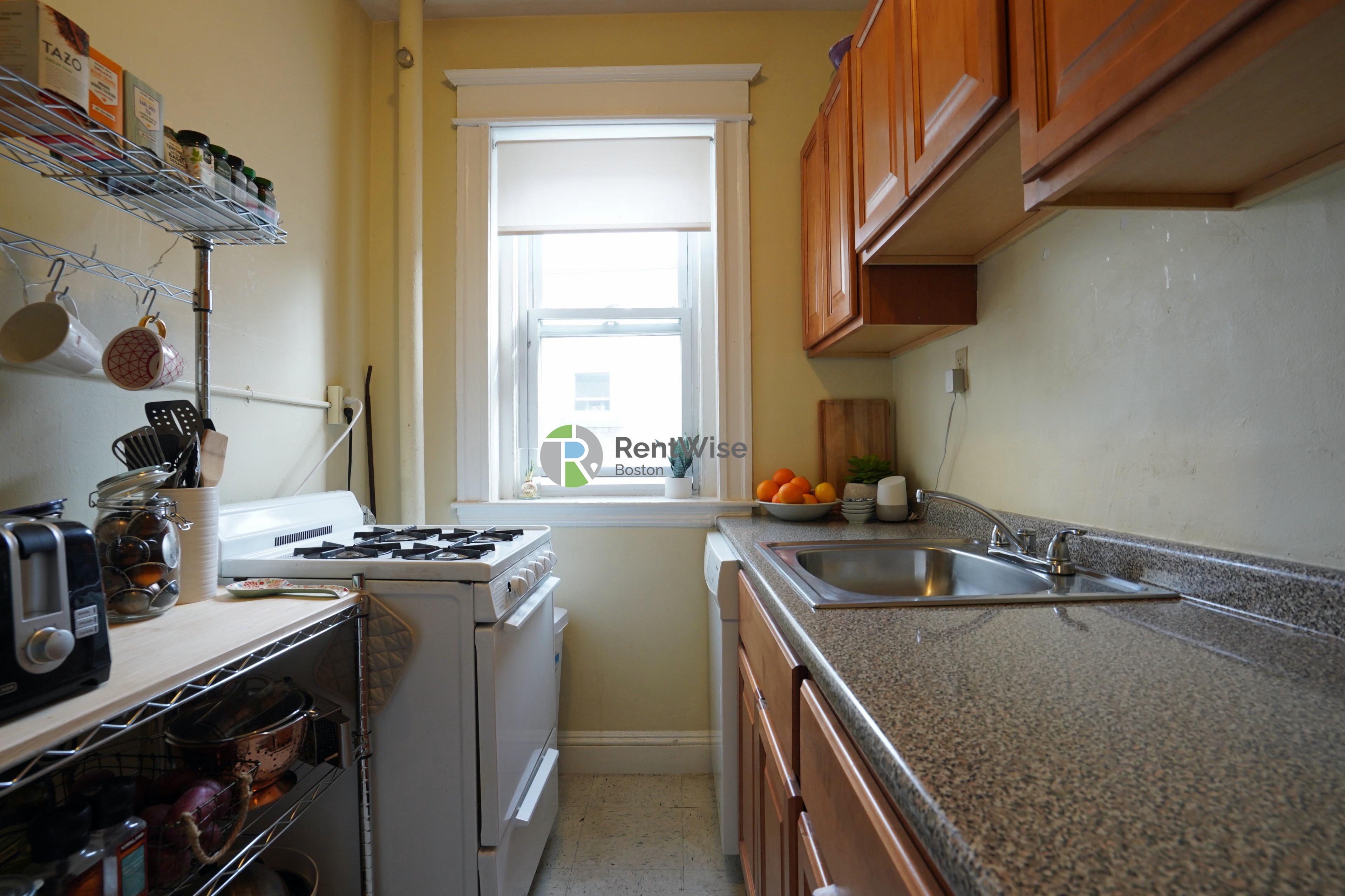 Photo of 221 Kelton Street