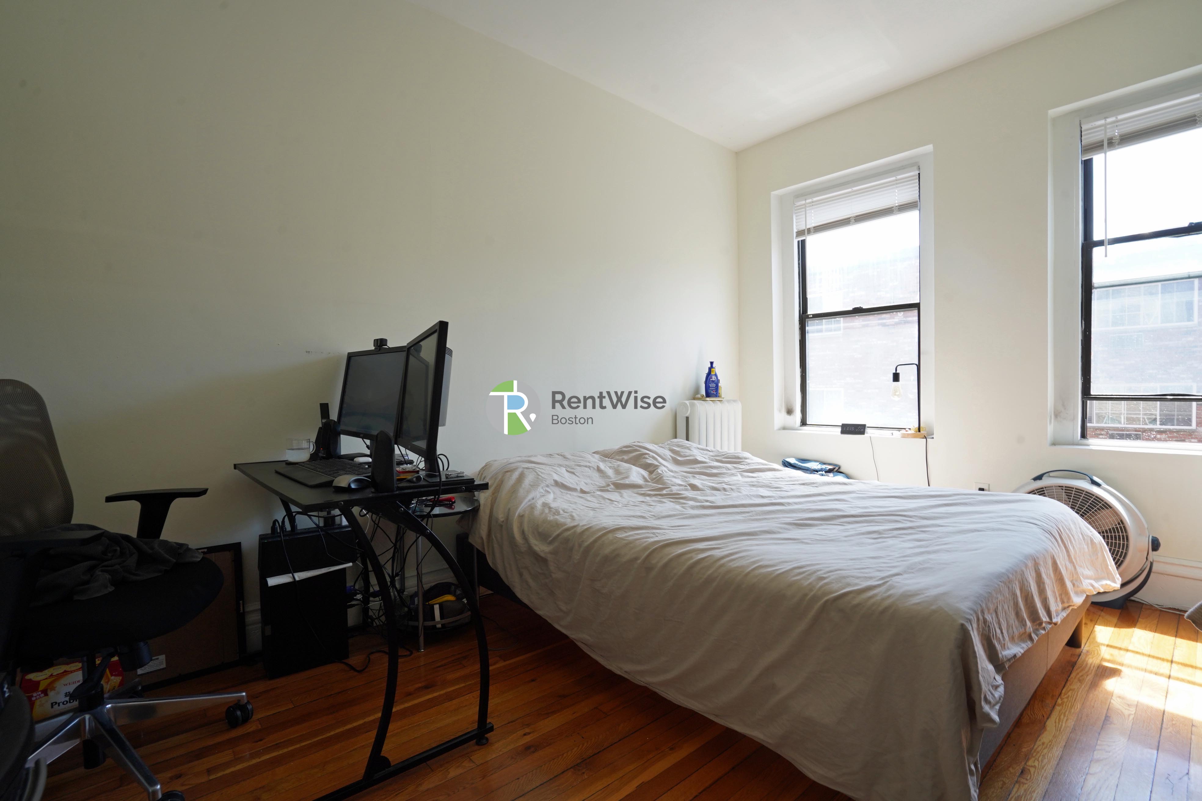Photo of 1302 Commonwealth Ave