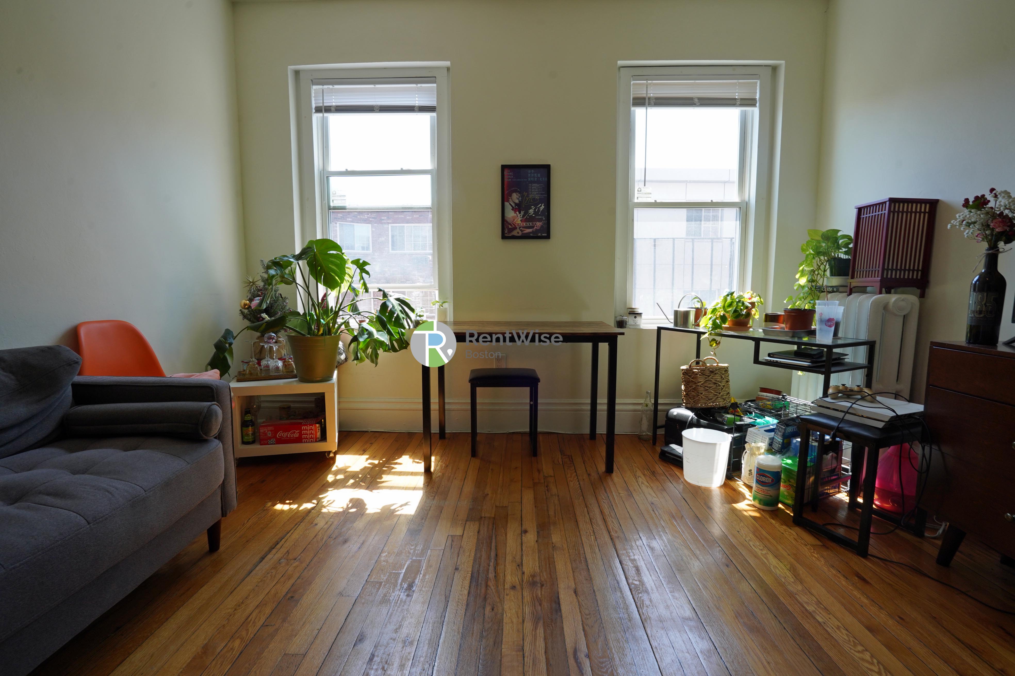 Photo of 1302 Commonwealth Ave