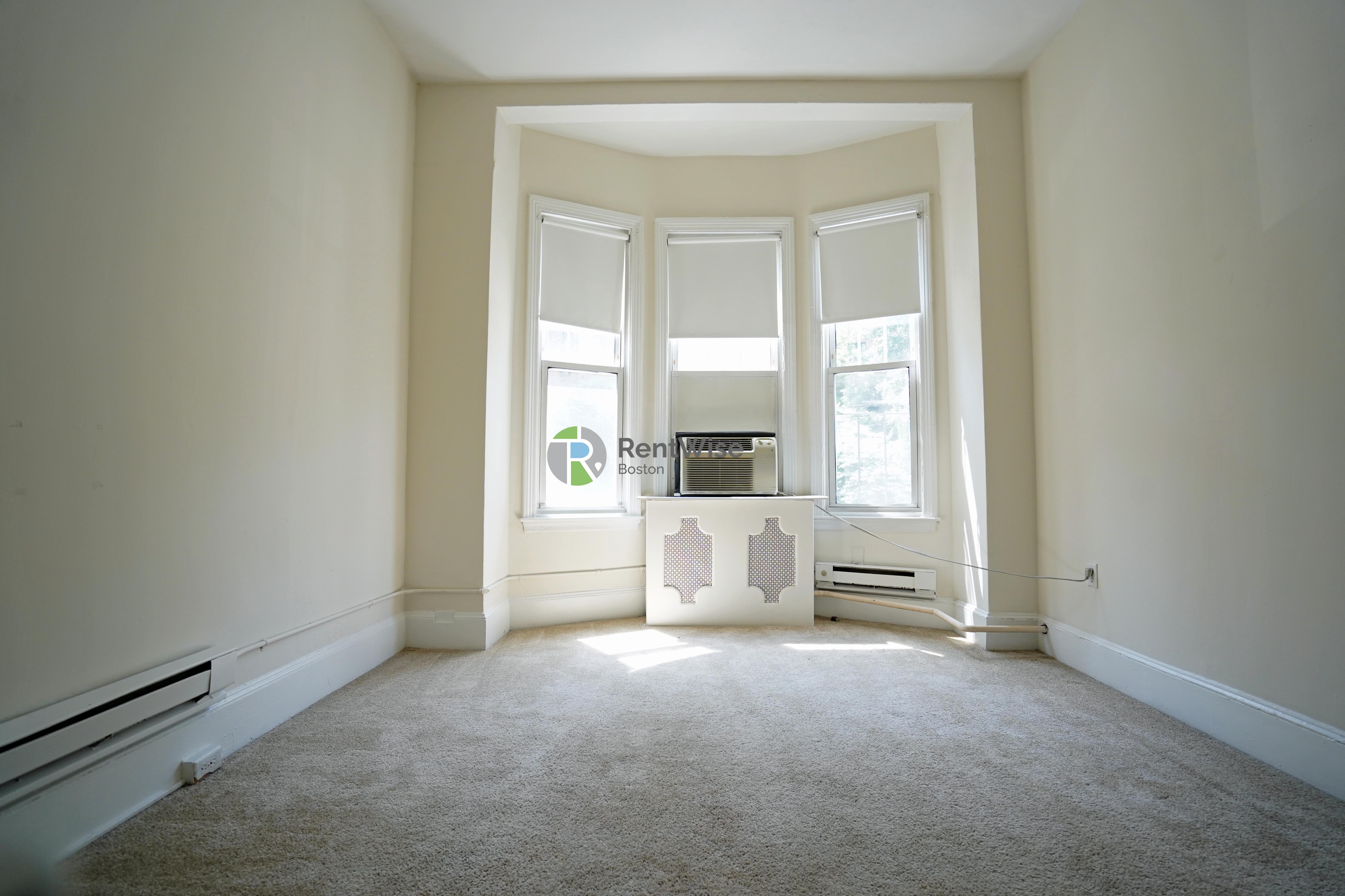 Photo of 1223 Beacon Street