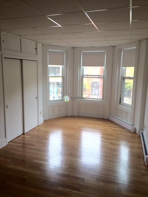 Photo of 272 Newbury St