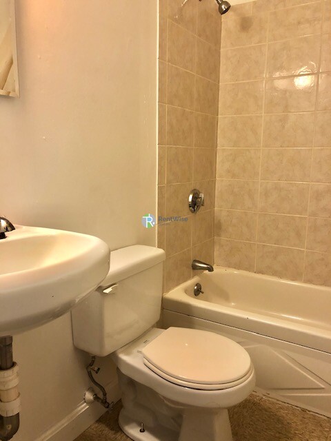 Photo of 272 Newbury St