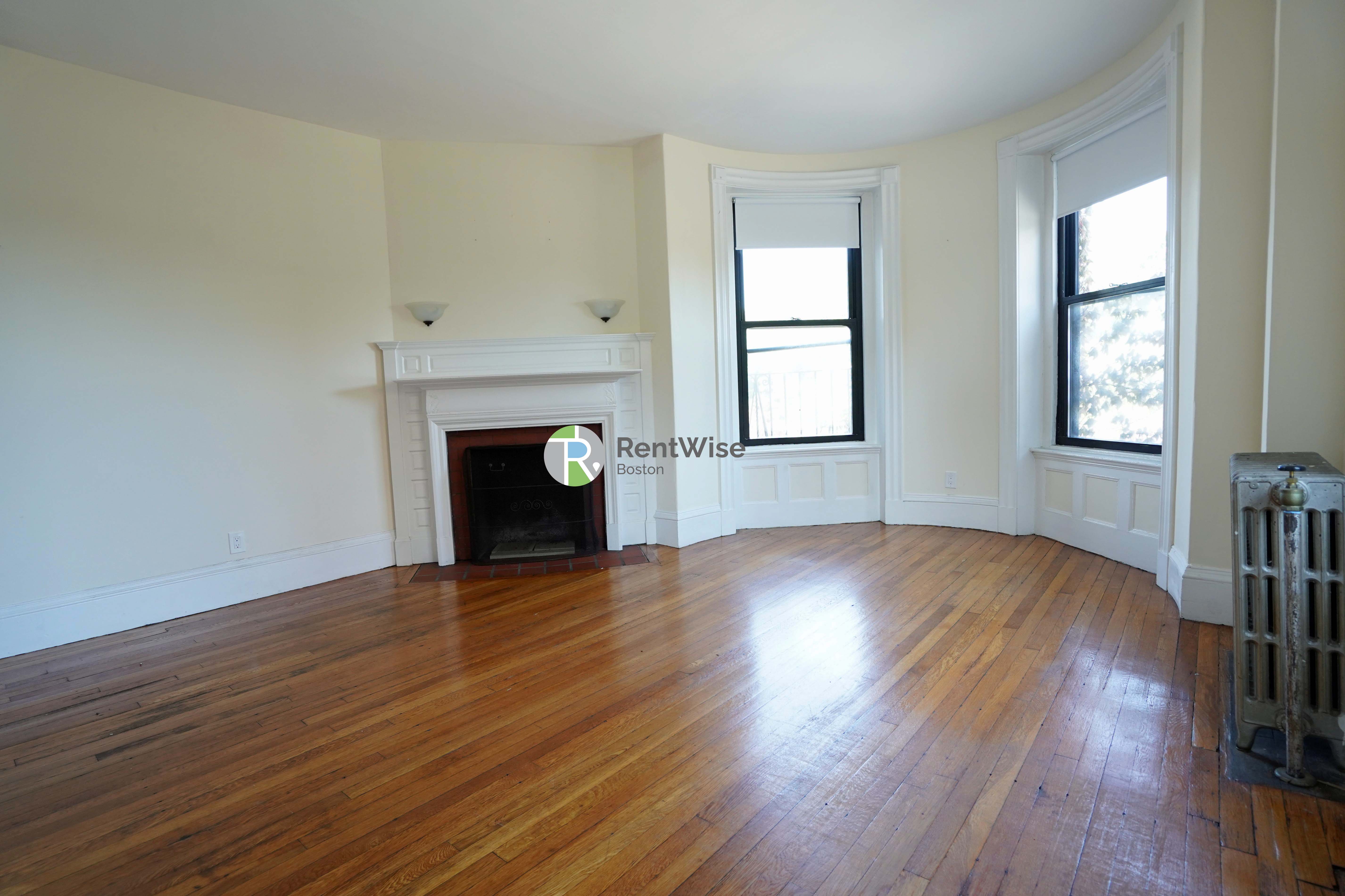 Photo of 504 Beacon St
