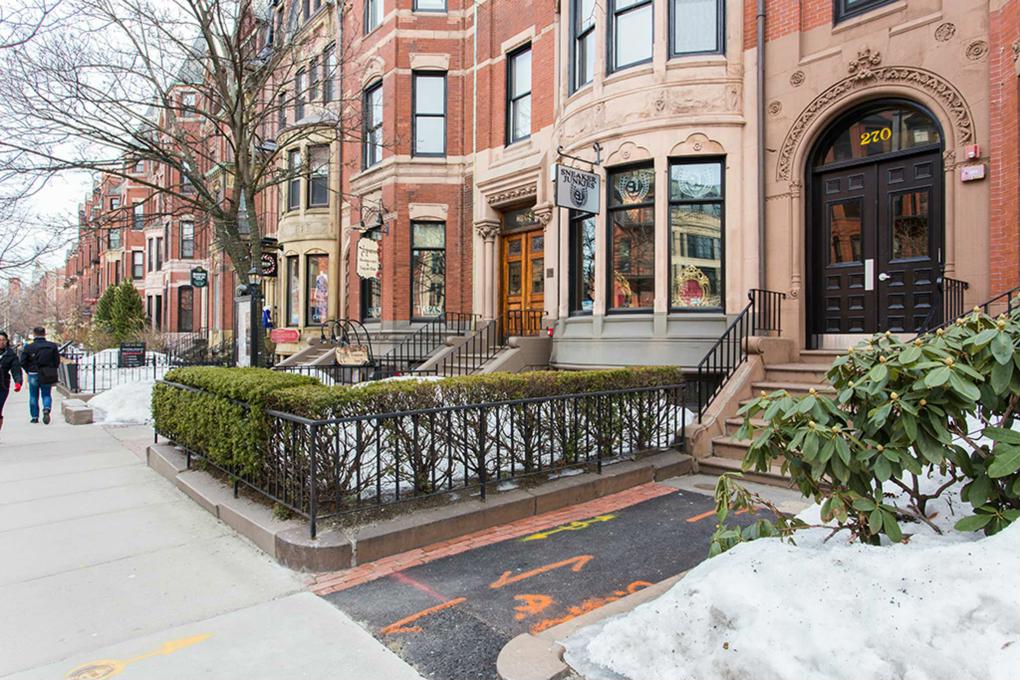 Photo of 270 Newbury Street