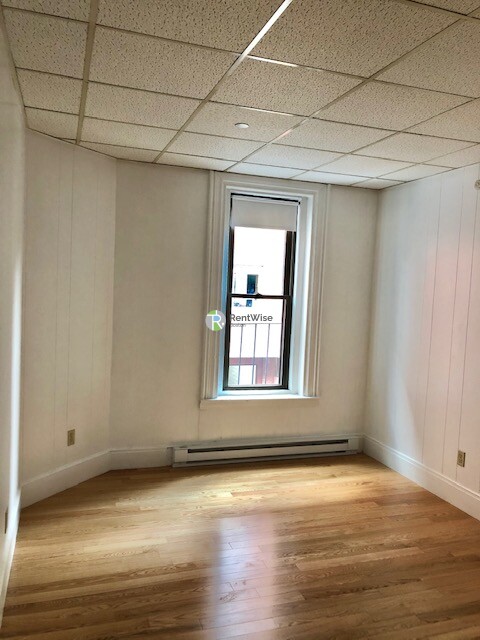 Photo of 272 Newbury St