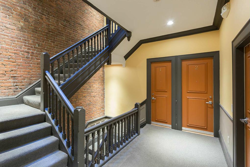 Photo of 270 Newbury Street