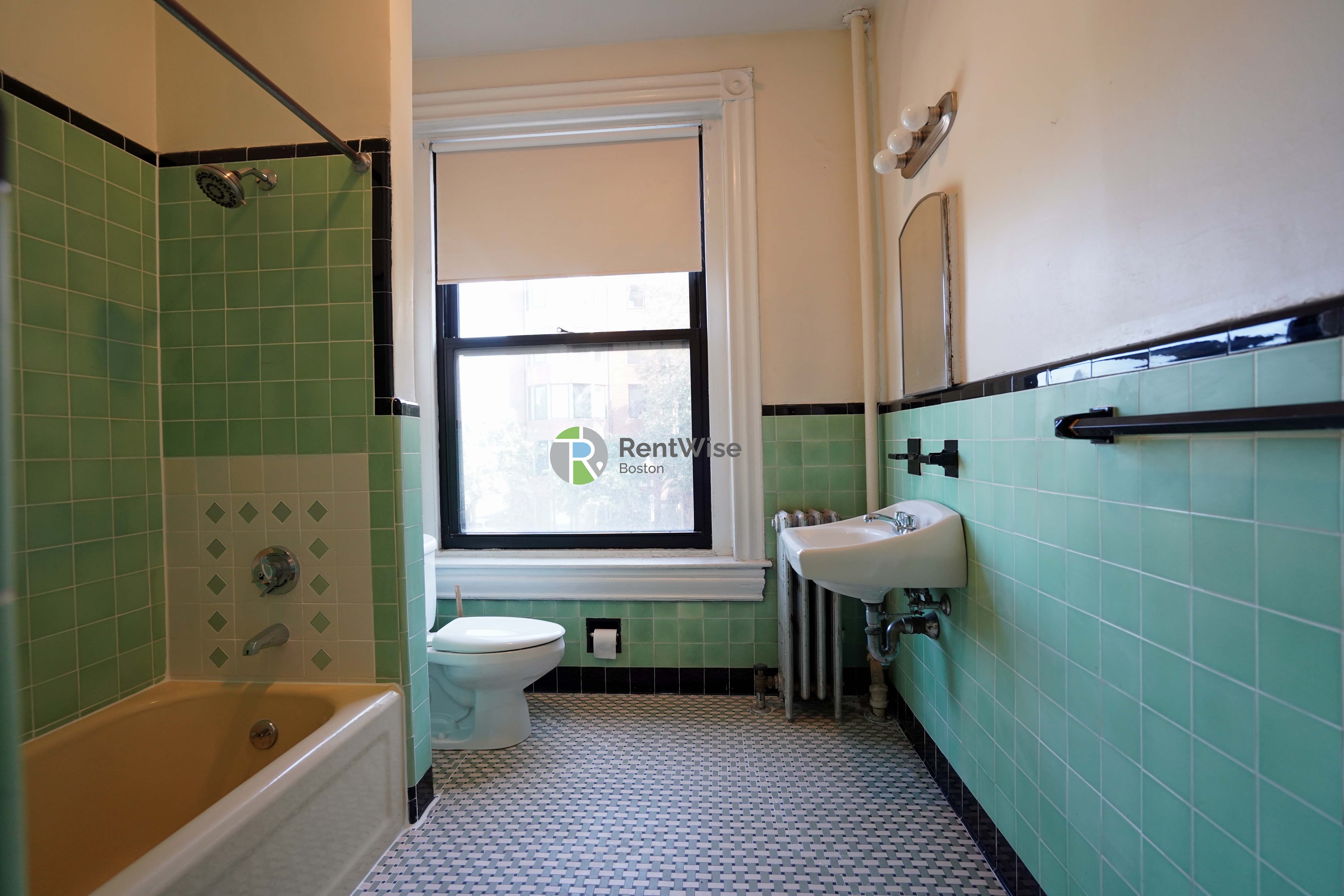 Photo of 504 Beacon St