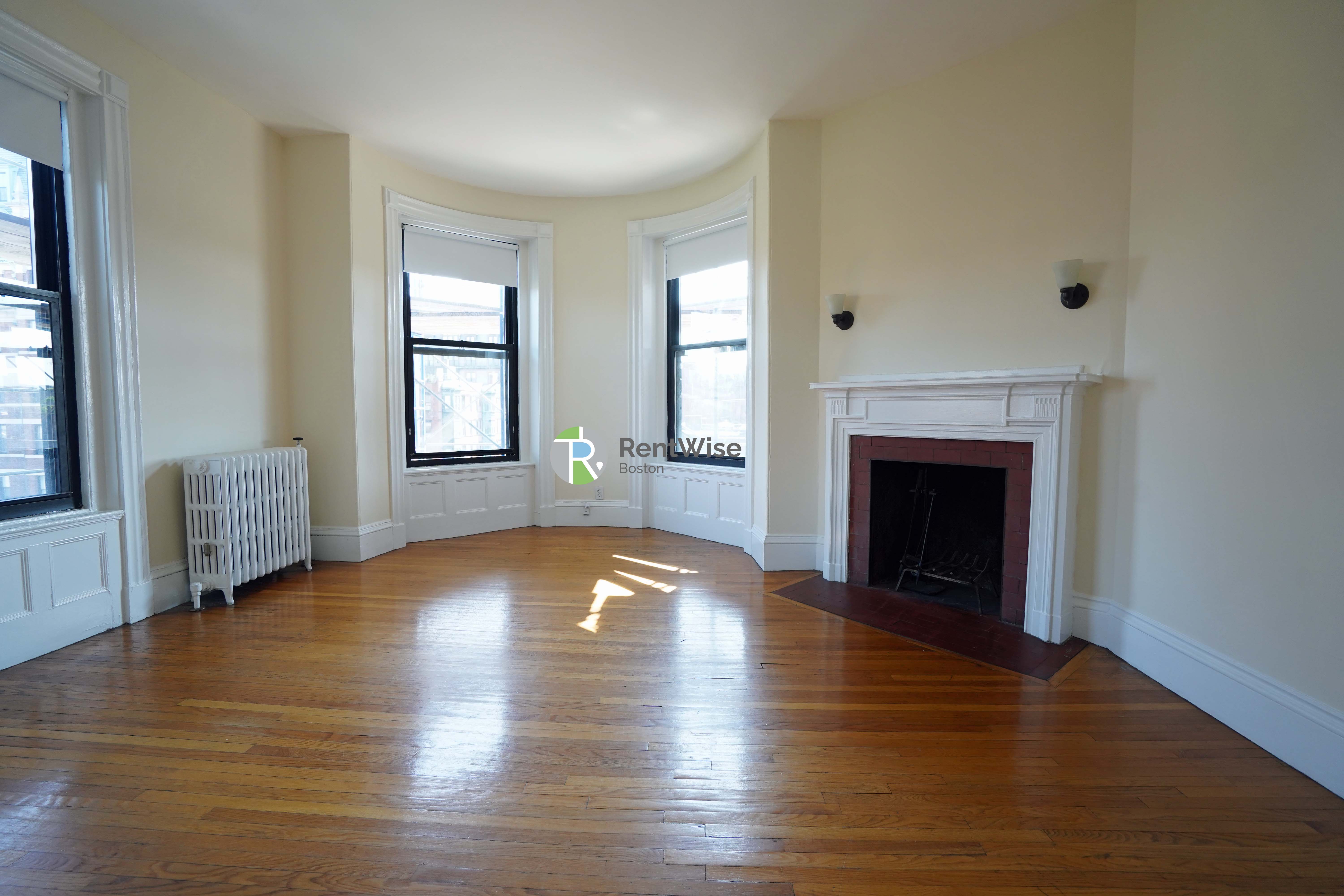 Photo of 504 Beacon St