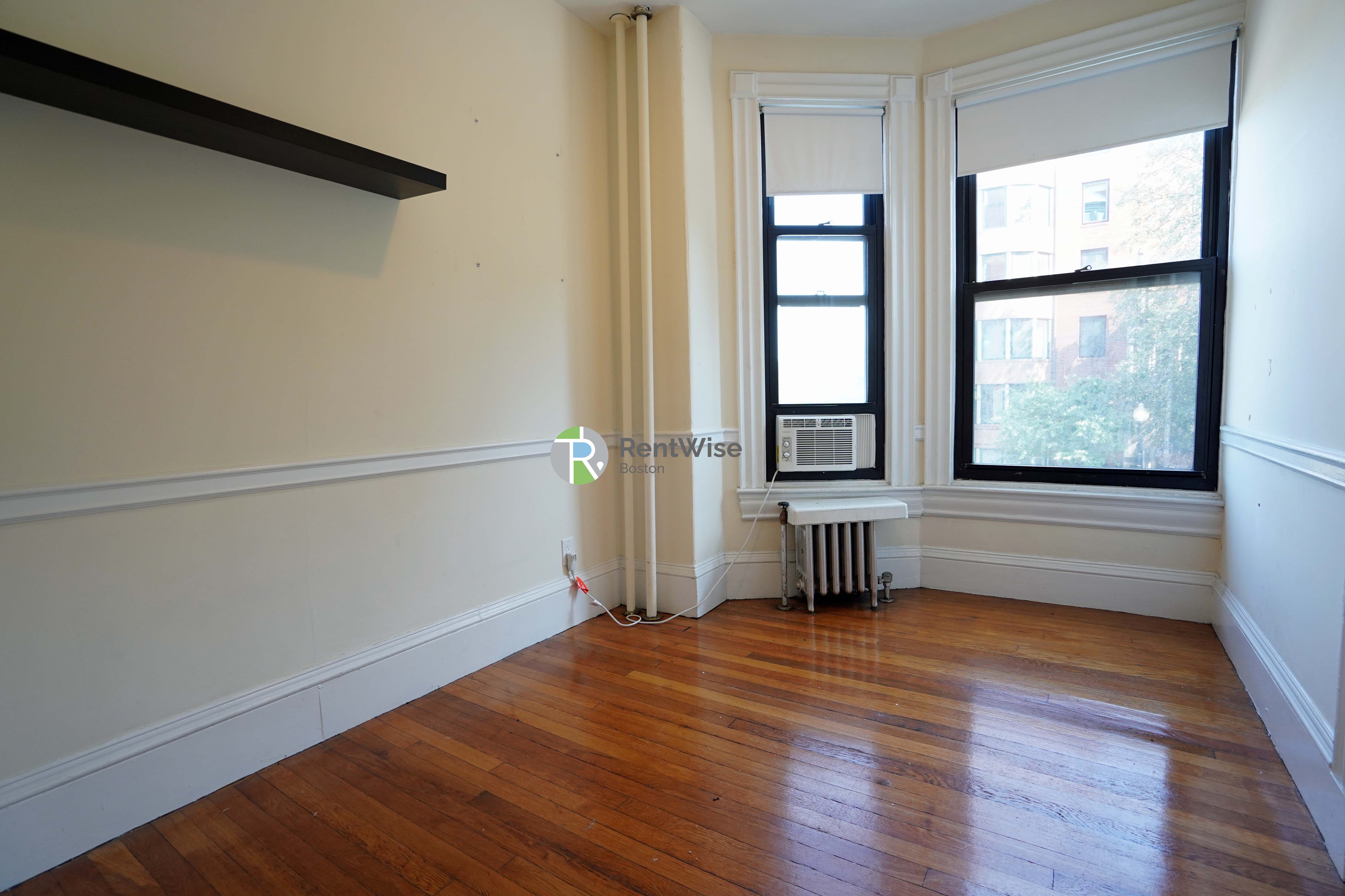 Photo of 504 Beacon St